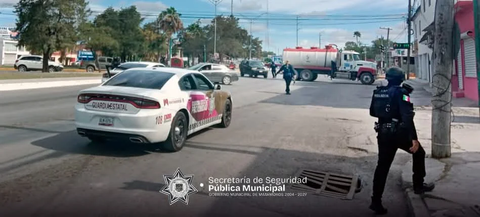 Mantienen operativo para retirar vehículos y restablecer la circulación en Matamoros 1 Mantienen operativo para retirar vehículos y restablecer la circulación en Matamoros