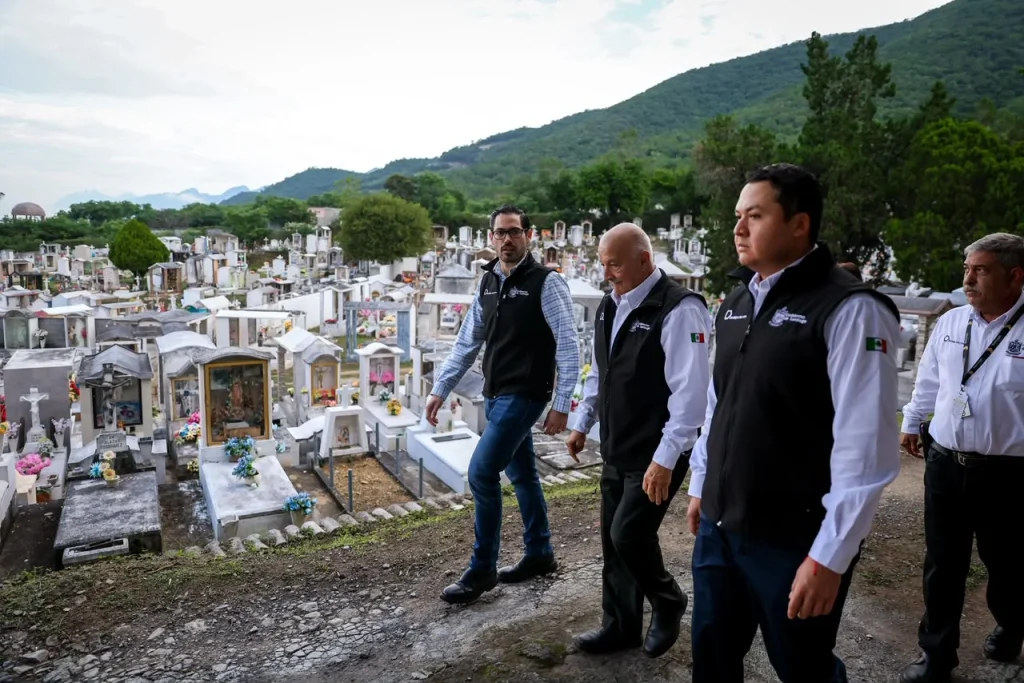 Confirma David de la Peña buen estado de panteones en Santiago 3 Confirma David de la Peña buen estado de panteones en Santiago