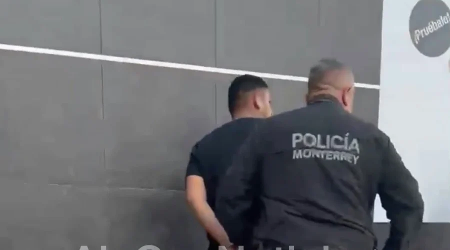 policia-de-monterrey-detencion-montachoques