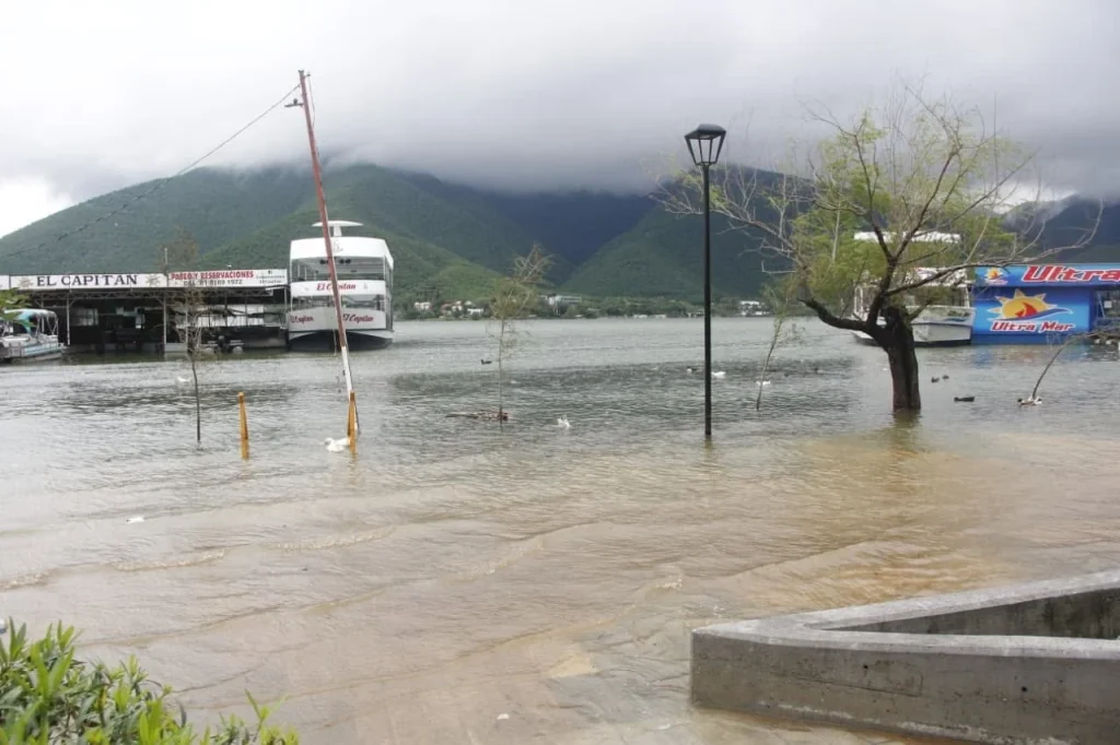 Presa La Boca está "al tope" por recientes lluvias (FOTOGALERÍA) 6 presa la boca lluvias 7