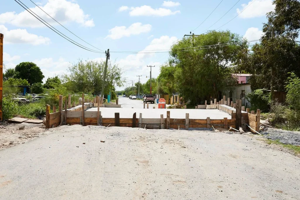 Avanza construcción del puente "El Cepillo" en Díaz Ordaz 1 Avanza construcción del puente "El Cepillo" en Díaz Ordaz
