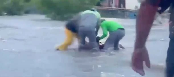 Red Ambiental reconoce a empleados que salvaron a hombre de ahogarse 2 red ambiental reconoce empleados rescate 3
