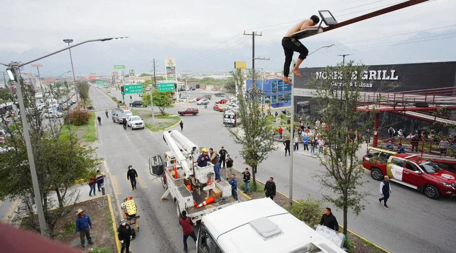 rescatan-hombre-puente-garcia