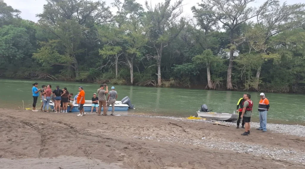 Localizan sin vida a madre e hijo arrastrados por corriente en el río Purificación 1 Localización de madre e hijo en el río Purificación en Padilla Tamaulipas