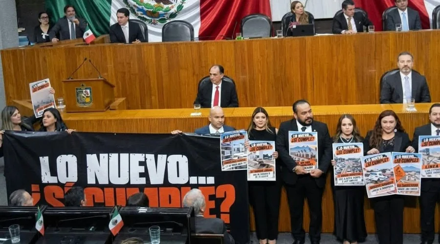 samuel-garcia-incumplimiento-informe Sesión solemne en el Congreso de Nuevo León donde se acusó incumplimiento de Samuel García.