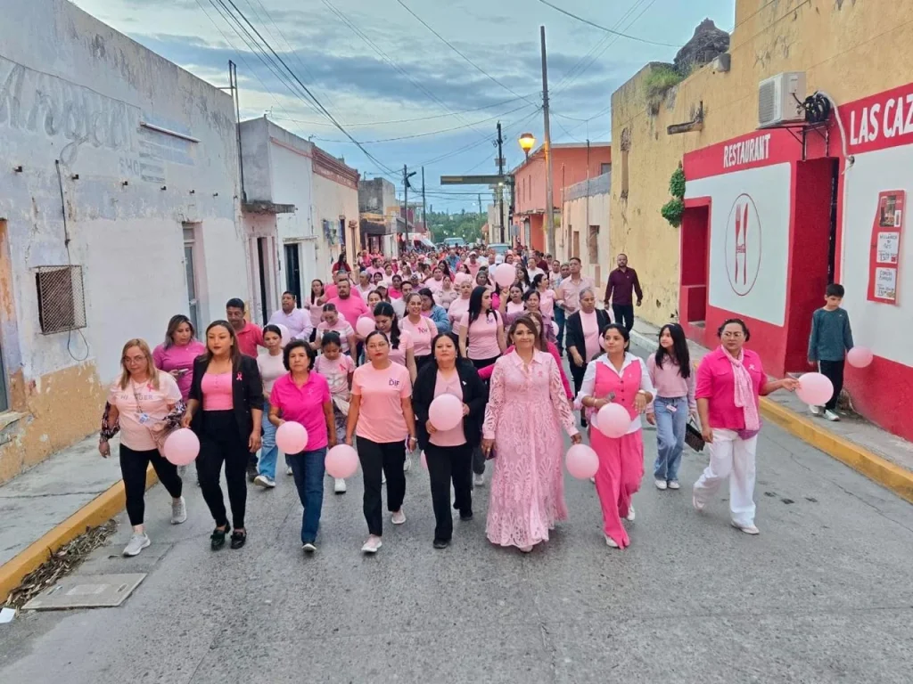 Realizan caminata para promover la lucha contra el cáncer de mama en San Fernando 2 Realizan caminata para promover la lucha contra el cáncer de mama en San Fernando