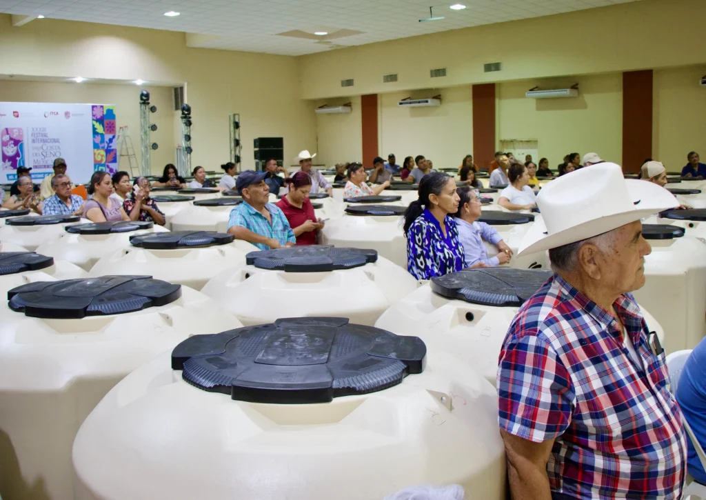 Realiza San Fernando segunda entrega de tinacos a bajo costo 1 san fernando tinacos 2