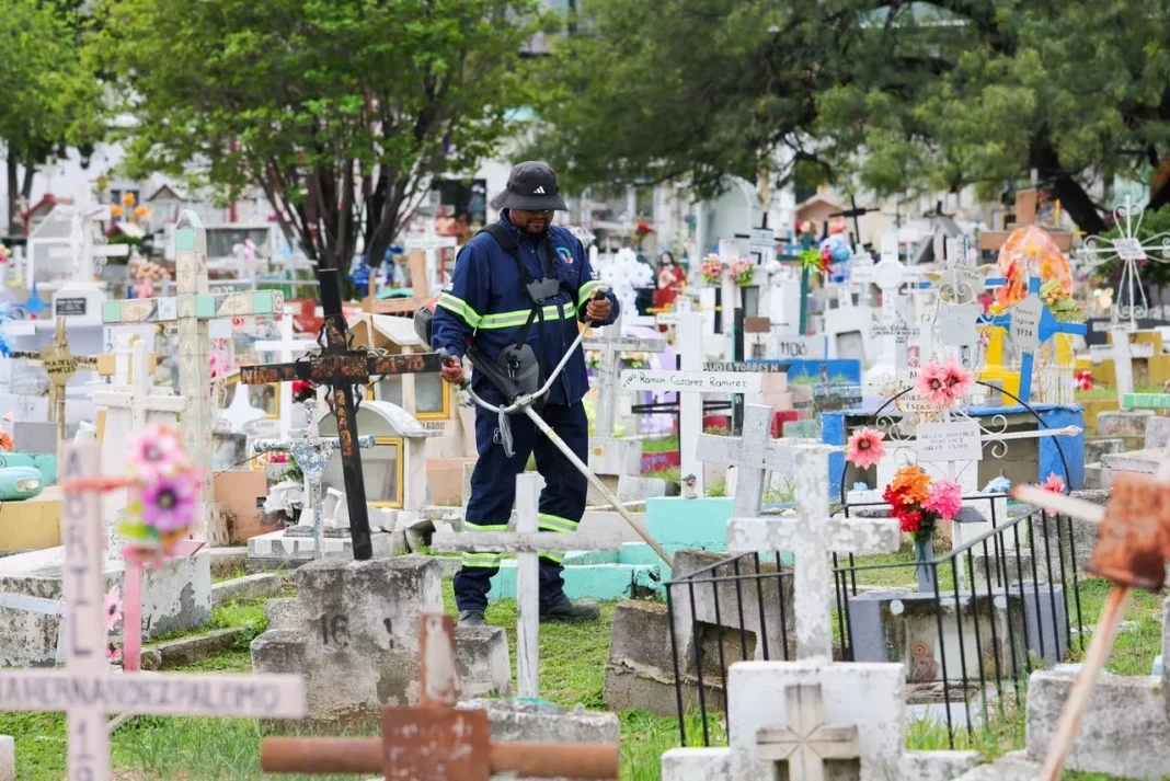 san-pedro-panteones-2 Prepara San Pedro panteones municipales para el Día de Muertos