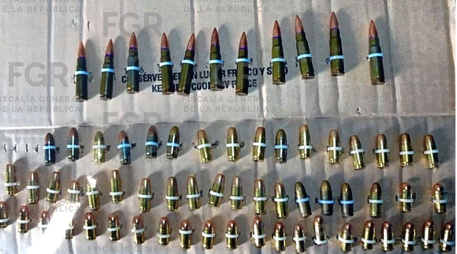 Obtiene FGR tres sentencias condenatorias por narcóticos y armas en Nuevo León 2 La FGR informa sobre la obtención de tres sentencias condenatorias por delitos federales en Nuevo León.
