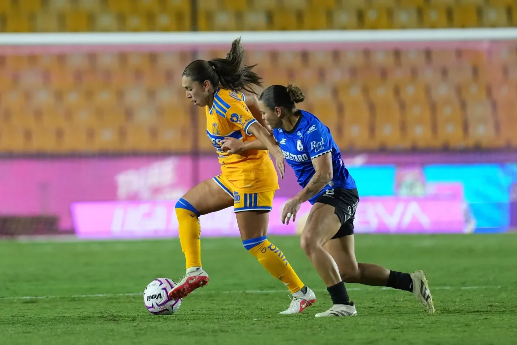 Tigres Femenil vence a Querétaro y asegura su boleto a la Liguilla 10 Tigres Femenil celebra la victoria y su pase a la Liguilla del Apertura 2026.