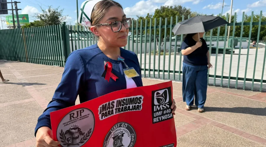 trabajadores-del-imss-reynosa Plantón de trabajadores del IMSS afuera del Hospital de Zona 15 en Reynosa.