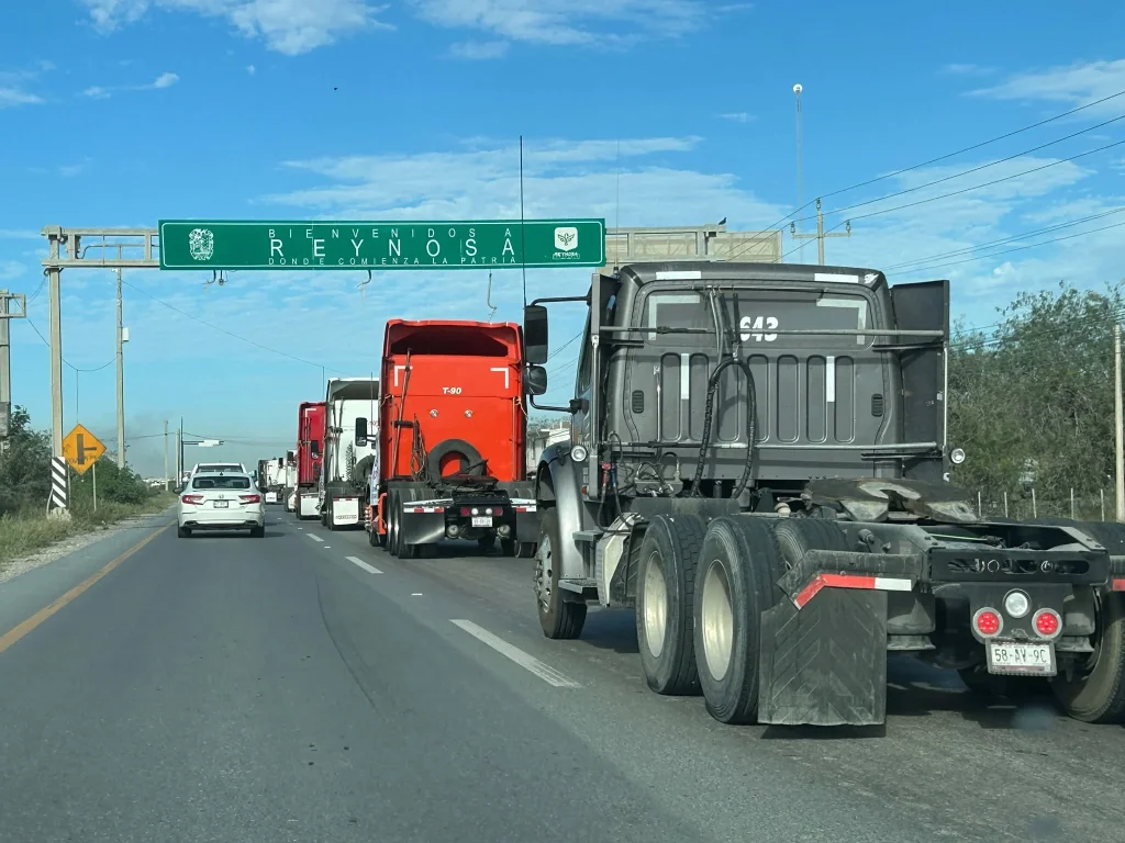 Transportistas se manifiestan en Reynosa; exigen seguridad y apoyos fiscales 5 transportistas se manifiestan reynosa 10