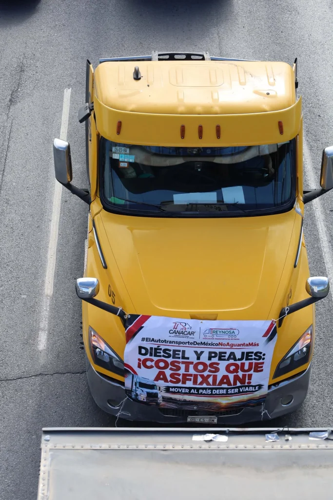 Transportistas se manifiestan en Reynosa; exigen seguridad y apoyos fiscales 2 transportistas se manifiestan reynosa 44