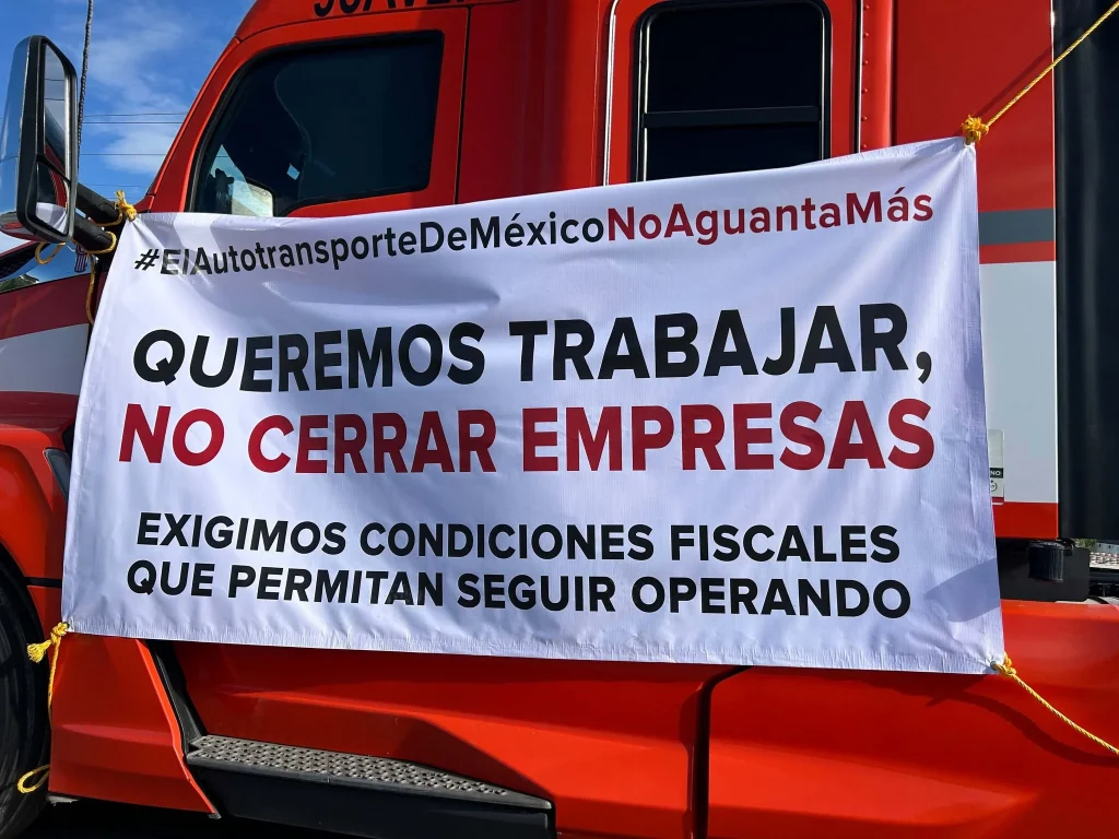 Transportistas se manifiestan en Reynosa; exigen seguridad y apoyos fiscales 4 transportistas se manifiestan reynosa 88