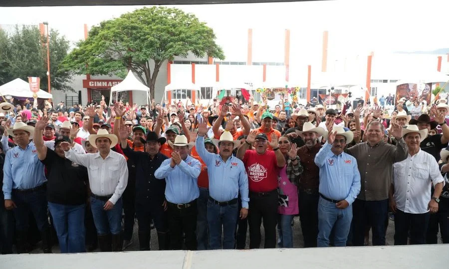 Fortalece rector de la UAT la unidad y las tradiciones en la FMVZ 1 Fortalece rector de la UAT la unidad y las tradiciones en la FMVZ